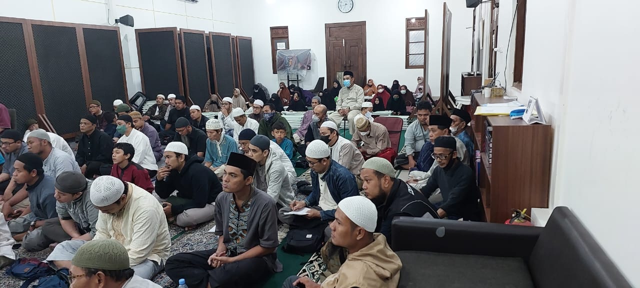 Potret kebersamaan para jamaah dalam menuntut ilmu, menyimak nasihat, dan menguatkan ukhuwah di setiap majelis kajian RSB.