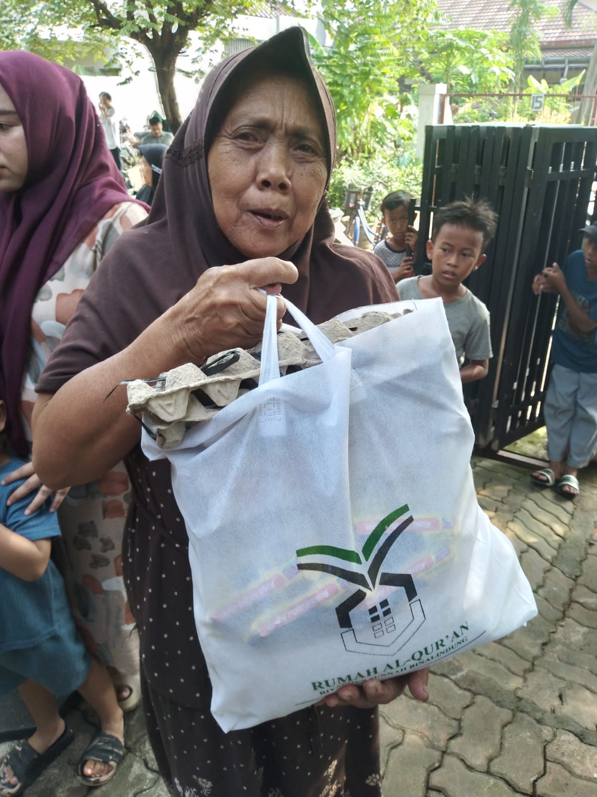 Berbagi Sembako RSB untuk dhuafa